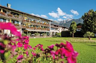 Abb. Parkhotel Wallgau mit Golf-Alm